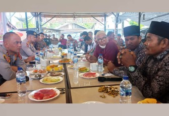 Program “Jumat Curhat" Bersama Kapolres Aceh Timur dan Jajaran, Jumat (11/11/2022). 
