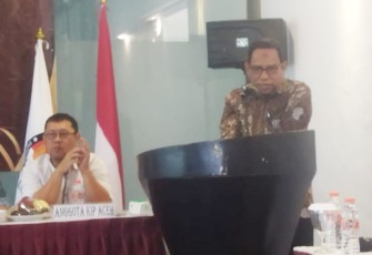  Ketua KIP Aceh Timur Sofyan saat berikan sambutan
