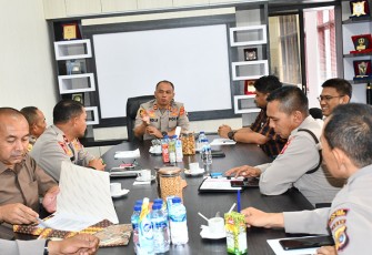 Kapolres Aceh Timur saat Pimpin Rapat Akselerasi Vaksin Dosis Dua dan Ketiga