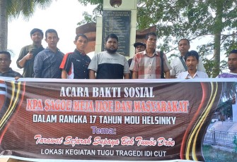 Masyarakat dan KPA Sagoe Meja Ijoe saat Peringati 17 Tahun MoU Helsinky di Tugu Monument Sejarah Tragedi Simpang Kuala Idi Cut