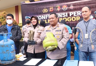 Kapolres Bogor AKBP Dr. Iman Imanuddin S.H., S.I.K., M.H dalam konferensi persnya pada Kamis ( 27/10). 