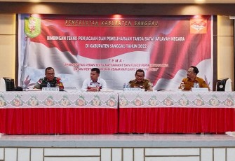 Dansatgas Pamtas Yonif 645/GTY (kiri) saat Jadi Narasumber Bimtek.