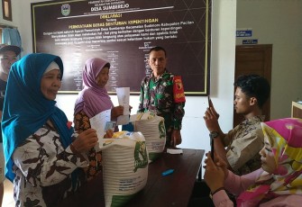 Babinsa Koramil 0801/09 Sudimoro Pastikan penyaluran bantuan Tepat Sasaran
