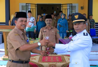 Drs Gustian Duduki Jabatan Baru Jadi Camat Tigo Nagari