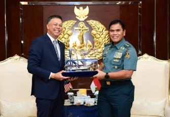 Kasal Laksamana TNI Muhammad Ali saat Terima Kunjungan Duta Besar Malaysia di Mabesal