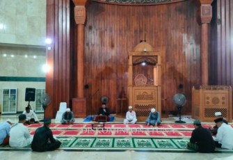 Membaca Surat Yasin Setiap Malam Jum'at