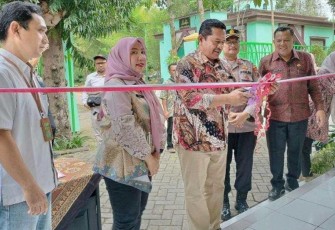 Kepala DLH Tulungagung Launching Sista Polan Dalam Rangka Pelestarian dan Perlindungan Pohon Tepi Jalan