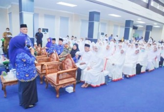 Wali KotaTanjungpinang saat Lepas 214 Jemaah Calon Haji