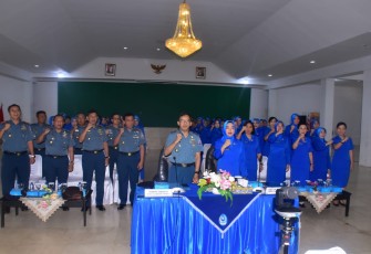 Danlantamal VI Makassar saat Hadiri Tatap Muka Kasal dengan Anggota Jalasenastri 