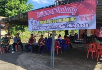 Babinsa Koramil 0801/12 Pringkuku saat Laksanakan Pengamanan Pilkasun