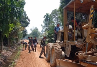 Progres Peningkatan Badan Jalan TMMD ke-118 Kodim 0902/Berau sudah 65 Persen