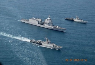 Dokumentasi latihan saat manuver laut dari udara
