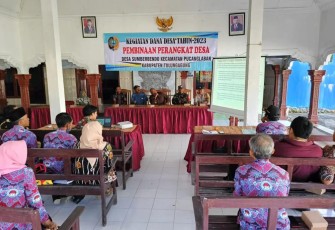 Camat Pucanglaban Yudi Irwanto, S.STP.M.Si tengah didampingi Kepala Desa Surani Al Gandos dan juga Babinsa serta Babinkamtibmas