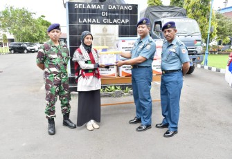 Lanal Cilacap Kirimkan Batuan Kemanusian Untuk Palestina