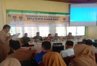 Musrenbang RKPD 2024 tingkat kecamatan berlangsung di Aula Kantor Camat Bukik Barisan.