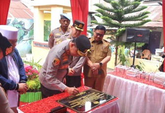 meresmikan bantuan sumur bor dan pompa air di Di Halaman Taman KEL. Kebun Dahri KEC. Ratu Samban RT. 08 RW. 03 Kota Bengkulu.