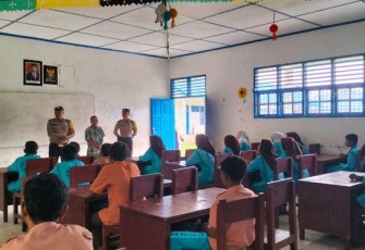 Personel Polsek Dolok, mulai menerjunkan personel ke Sekolah guna sosialisasi bahaya narkoba di kalangan pelajar