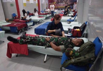 Personil Kodim 1310/Bitung Ikut Mendonorkan Darahnya 