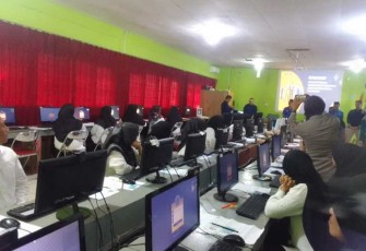 Bupati Natuna Wan Siswandi saat membuka kegiatan Ujian Seleksi P3K yang dilaksanakan dengan metode Computer Assisted Test (CAT) BKN berlokasi di SMAN 1 Bunguran Timur.