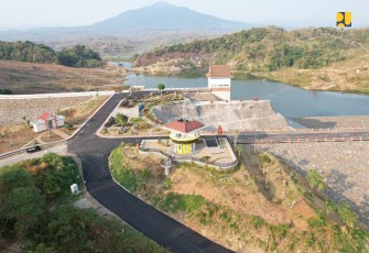  Bendungan Cipanas di Kabupaten Sumedang Provinsi Jawa Barat