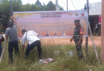 Pemasangan Himbauan Perda Sampah Bagi Pedagang Pasar Tradisional 