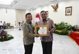Wakil Menteri Pertahanan RI M. Herindra menghadiri acara Penganugerahan Keterbukaan Informasi Publik (KIP) Tahun 2023 yang diselenggarakan di Aula Istana Wakil Presiden Jakarta, Selasa (19/12/2023)