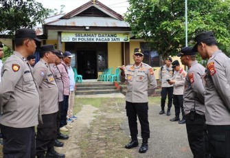 Wakapolda saat kunjungi Polsek Pagar Jati