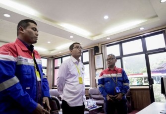 Sekretaris Jenderal Kementerian ESDM Dadan Kusdiana, Jumat (29/12), meninjau kesiapan kelistrikan Sumatera Barat dan sekitarnya pada unit Distribution Control Center (DCC), UP2D, PLN Unit Induk Wilayah Sumatera Barat, yang dilanjutkan dengan pemantauan penyediaan BBM di Integrated Terminal BBM Teluk Kabung dan beberapa SPBU yang ada di jalur utama Padang-Bukittinggi
