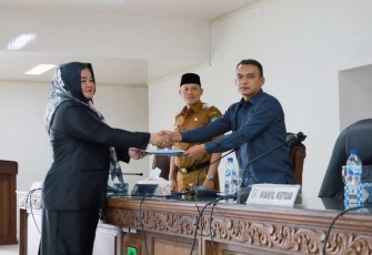 Bupati Sabar AS Teken Nota Kesepakatan Bersama DPRD Pasaman