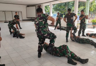 Kodim 0801/Pacitan Bekali Prajuritnya Dengan Latihan Beladiri Taktis