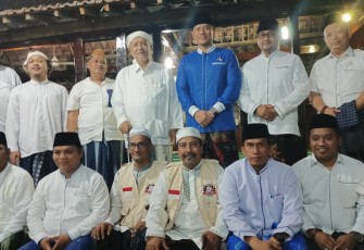 AHY Ketemu Empat Mata Dengan Kyai Baidhowi