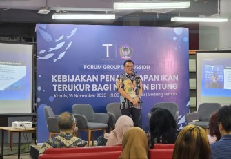 Wali Kota Bitung, Maurits Mantiri saat menjadi Narsum