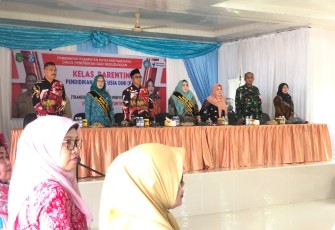 Babinsa Muara Muntai Hadiri Seminar Parenting
