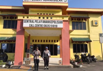 Kapolsek Padang Bolak, AKP Zulfikar, SH, MH, saat memimpin Apel Pagi Rutin, Senin, (6/3/2023)