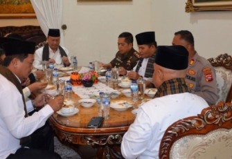 Wakil Bupati Agam Irwan Fikri sarapan pagi bersama dengan Forkopimda Agam di rumah dinas Bupati.