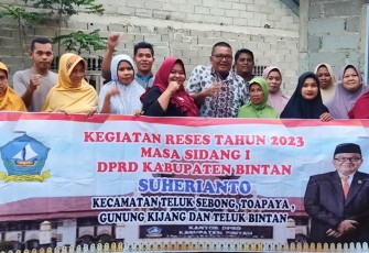 Foto bersama usai acara
