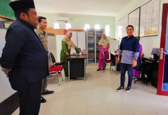 Wakil Bupati Bintan Ahdhi Muksith Sidak Pelayanan Kantor Camat Telok Sebong 