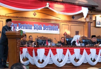 PJ walikota tg pinang Hasan saat penyampaian pemaparan.