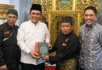 Gubernur Ansar Menjamu Minister Maliki Osman