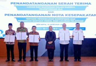 Mennaker Ida Fauziyah, mengapresiasi Pemkab 50 Kota komitmen turunkan angka pengangguran.