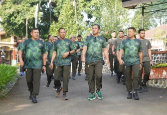 Danmenarmed 2 Kostrad Jalan Sehat Bersama Pangkostrad dan Seluruh Dansat Kostrad