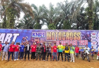 Wabup Risnawanto Hadiri Pembukaan KNPI Motocross dan Grasstrack Piala Kapolres Pasbar 2023