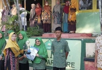 Siswa MAN 2 Kota Parepare saat Raih Penghargaan