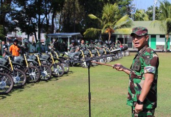 Dandim 1310/Bitung, Letkol Arm Yoki Efriandi Gumay, M.Han saat memimpin apel