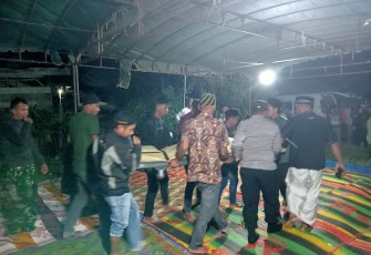 Korban saat dibawa ke rumah duka