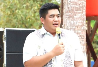 Bupati Bintan Roby Kurniawan saat Temu Wicara pada Masyarakat Desa Ekang