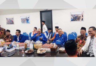 Rapat kordinasi dan persiapan kunjungan Anies di Kantor DPW Partai NasDem Jawa Timur, Rabu (8/3/2023) malam.