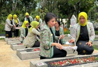 Ziarah dan Tabur Bunga HUT Ke-19 PIPAS di TMPN Kalibata Jakarta 