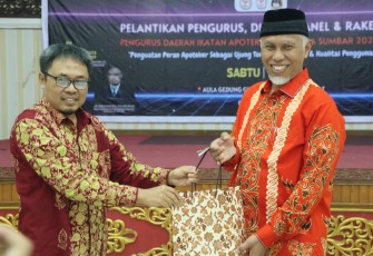 Gubernur Sumbar Mahyeldi