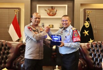 Kapolda Kalteng Irjen Pol Drs Nanang Avianto bersama Kakanwil Kemenkumham Kalteng Dr Hendra Eka Putra 